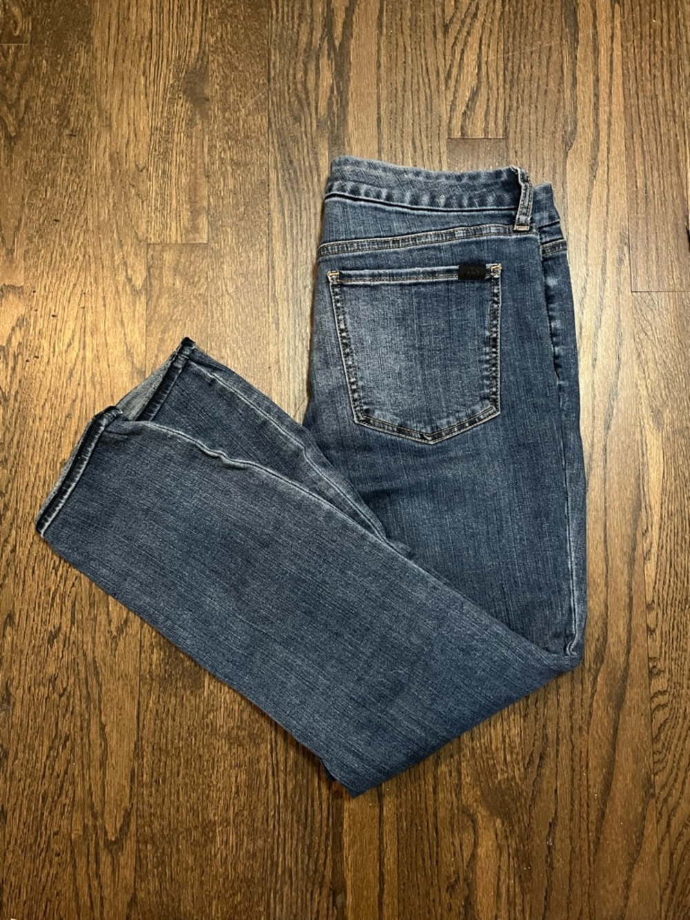 Classic Women's Ankle-Length Jeans in Indigo